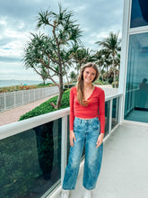 Load image into Gallery viewer, v neck knit top with ruched sides