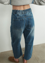 Load image into Gallery viewer, Barrel Jeans