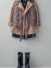Load image into Gallery viewer, leopard print  bow vest
