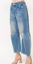 Load image into Gallery viewer, Barrel Jeans