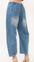 Load image into Gallery viewer, Barrel Jeans