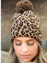 Load image into Gallery viewer, Pom Pom Beanie