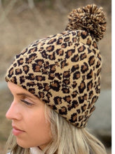 Load image into Gallery viewer, Pom Pom Beanie